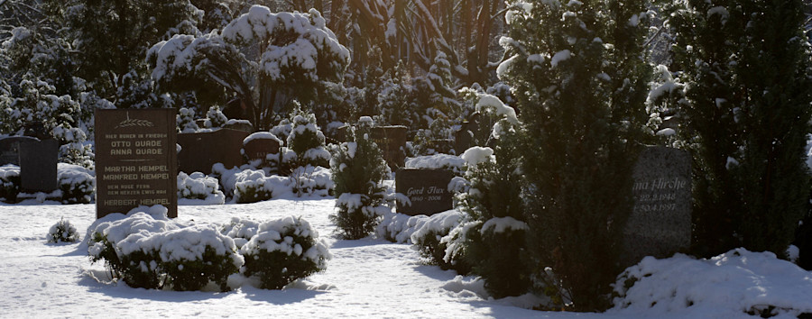 Mit Abbruchhammer und Bagger: So werden Beerdigungen bei Dauerfrost in Berlin umgesetzt
