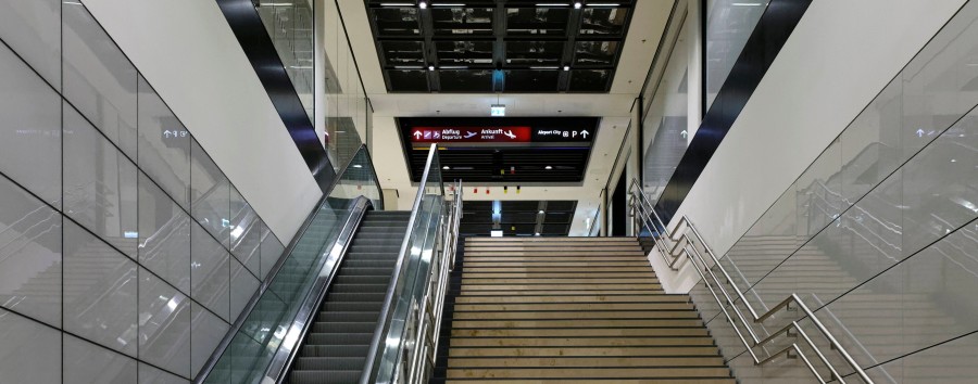 Warum die Rolltreppe am BER-Bahnhof nur in eine Richtung fährt