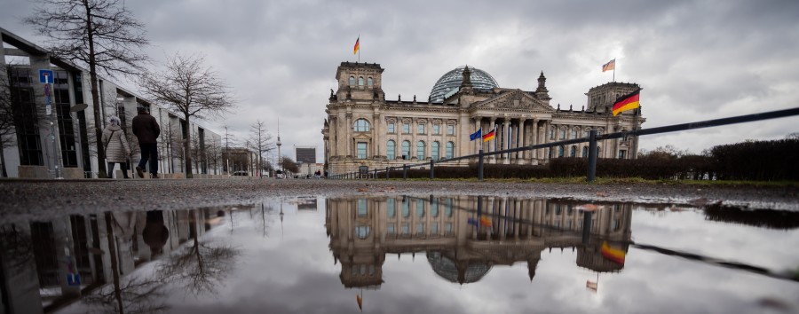 Geplanter Schutz in Berlin: „Aha-Graben“ und Zäune vor dem Reichstag sollen Anblick nicht stören