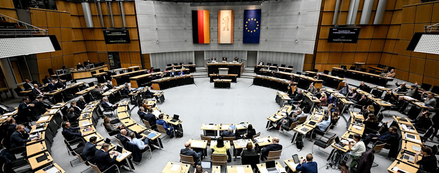 Berliner Parlament in Bewegung: Vier Fraktionsaustritte, 36 Abgänge seit 2021