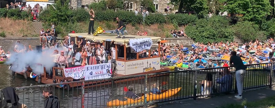 Berliner DJane über Schlauchbootparty – „keine so gute Idee“