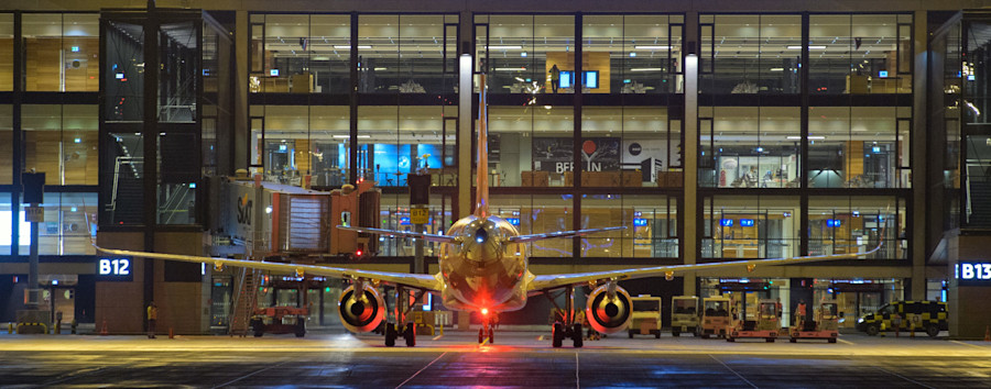 Zwölf Prozent mehr Verkehr am BER: Viel Flugbetrieb im Süden auf der sogenannten „Kotzkurve“