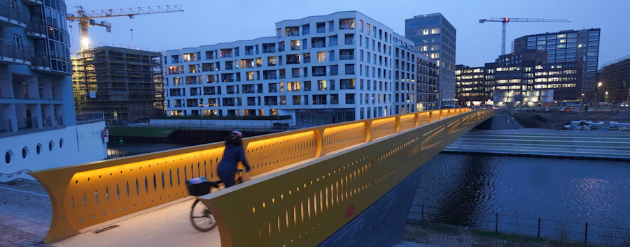 Neue Brücke für Fußgänger und Radfahrer in Berlin-Mitte fünf Mal teurer als geplant