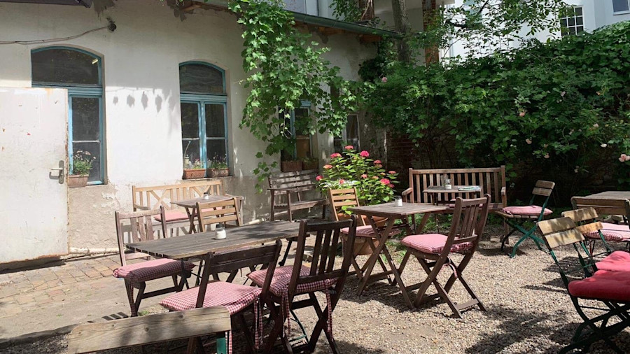 Sizilianischen Spezereien in Friedenauer Hinterhof