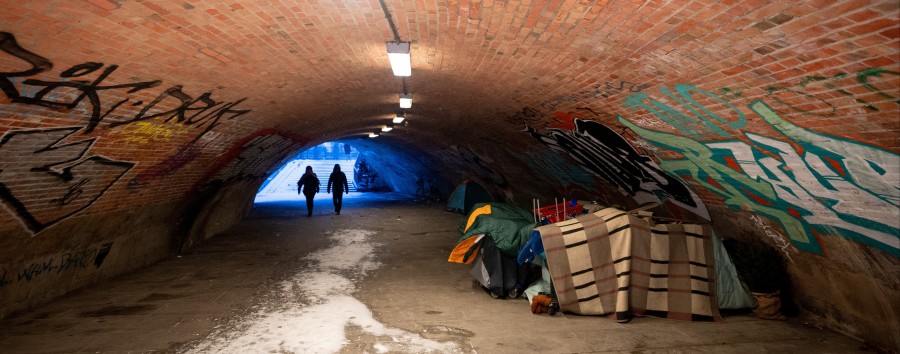 Aufruf zur Unterstützung: Berliner Freiwillige verteilen Weihnachtspäckchen für Obdachlose
