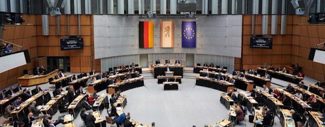 So profitieren die Parteien von der Berliner Diätenerhöhung