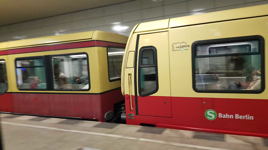 Wagensanierung der Berliner S-Bahn: 400 Wagen sind fertig und einer muss wieder in die Werkstatt