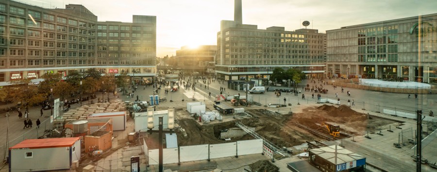 Wann beginnt die U2-Tunnelsanierung am Alexanderplatz? Berliner Fahrgastverband fordert „klare Fristen“ vom Hochhausbauherrn Covivio