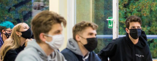 „Viele tragen die Maske falsch, die Lehrer weisen nicht darauf hin“