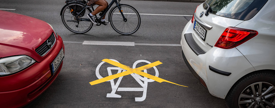 Die Irrungen und Wirrungen der Verkehrspolitik: Niederländisches Fernsehen berichtet über Radwege-Stopp in Berlin