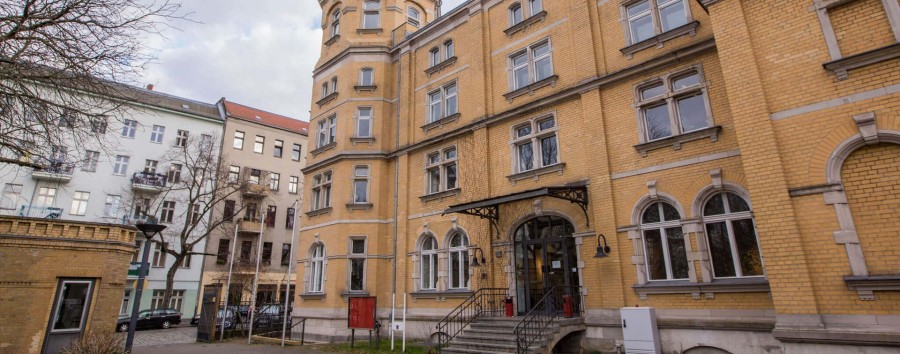Kulturzentrum „Oyoun“ in Berlin: Regierender Bürgermeister fördert fragwürdiges Projekt