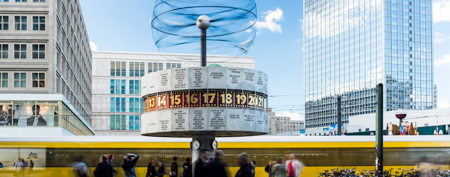 Fehleinstellung behoben: Weltzeituhr auf dem Alexanderplatz tickt wieder richtig