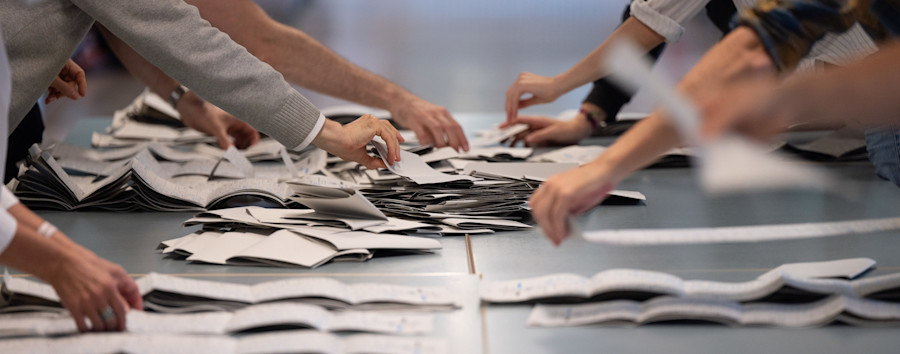 Berlin-Wahl 2026: Bezirke melden Tausende Bewerbungen als Wahlhelfende