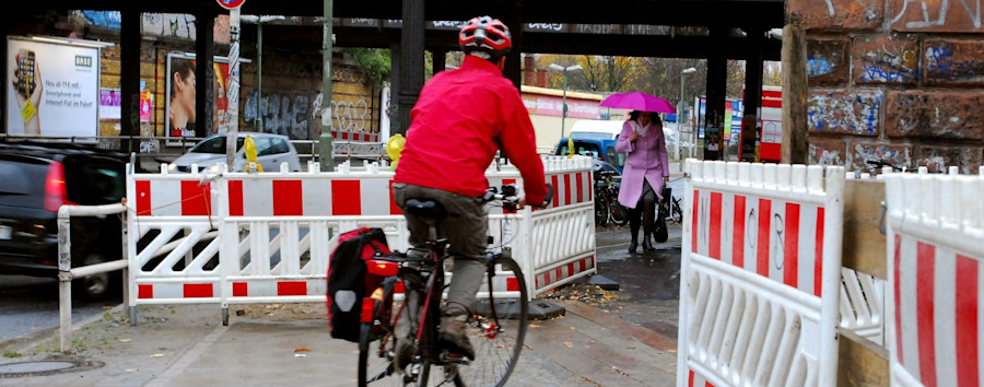 „Absteigen und schieben“: 81-jährige Gehwegradlerin kritisiert Polizei für Bußgeld
