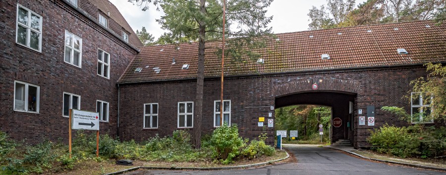 Stillgelegtes Krankenhaus in Berlin-Wannsee: Landeseigenes Unternehmen lässt Grundstück ganze Nacht beleuchten