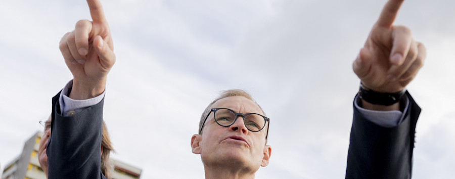 Michael Müller tanzt auf vielen Hochzeiten