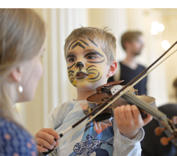 https://ar.tagesspiegel.de/r?t=https%3A%2F%2Fwww.konzerthaus.de%2Fde%2Ftag-der-offenen-tuer