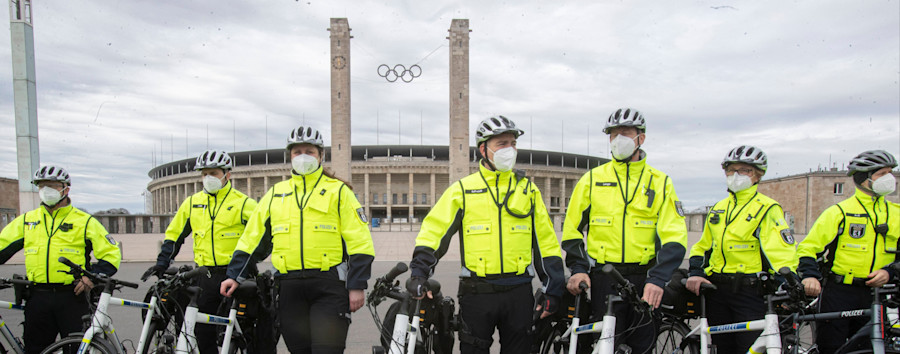 Neue Fahrradstaffel der Berliner Polizei muss laufen