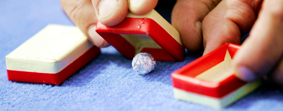 Betrug, räuberische Erpressung, Nötigung: Berliner Polizei hat 2023 bereits 81 Anzeigen gegen Hütchenspieler aufgenommen