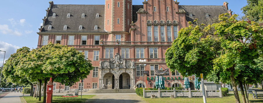 Weil die Zulassung fehlt: Dokumentenausgabebox steht monatelang ungenutzt im Rathaus in Reinickendorf