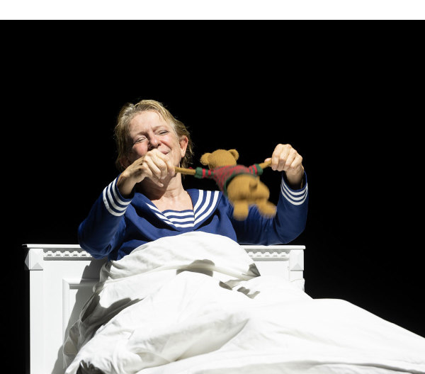 https://www.komische-oper-berlin.de/programm/spielplan/pierrot-lunaire/2195/?utm_source=TSP%20CP%20Newsletter&utm_medium=Ad&utm_campaign=TSPCPPierrot&utm_term=Komische%20Oper%20Berlin&utm_content=Pierrot%20Lunaire