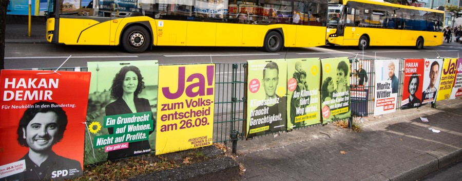 Schöne Bescherung! Berliner Plakat-Wahlkampf beginnt Heiligabend