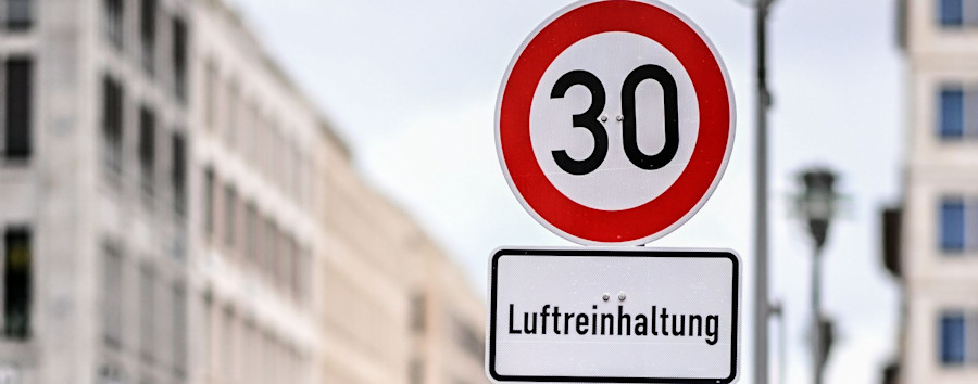 Immer noch Tempo 30 statt 50: Wie die Bezirke die Anordnung des Senats verschleppen