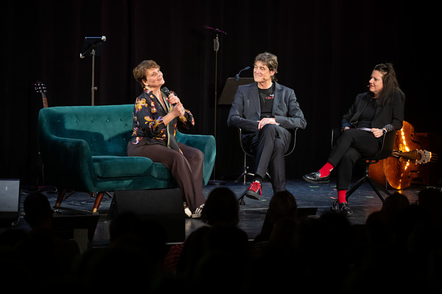 Bühnengespräch mit Entertainerin Gayle Tufts