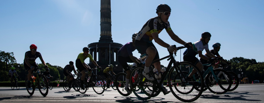  Durch die Kopfsteinpflaster-Hölle von Moabit: Erstes Berliner Radrennen „Velocity“ startet erfolgreich durch