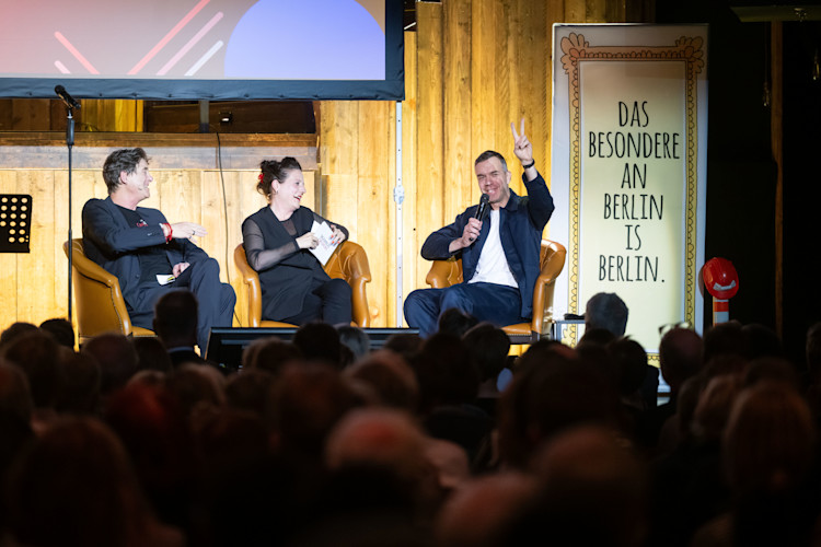Lorenz Maroldt und Anke Myrrhe im Gespräch mit „Mit-Vergnügen“-Gründer Matze Hielscher