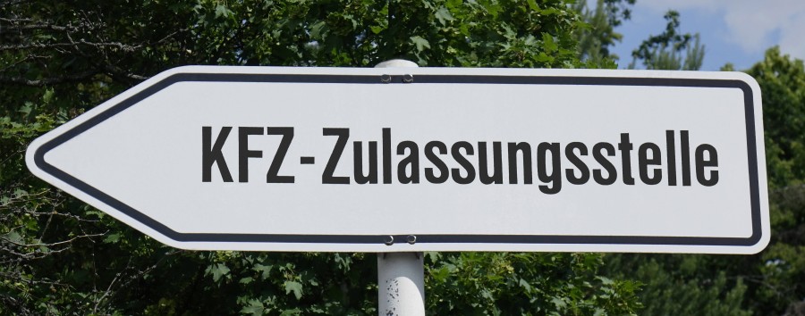Berliner Kennzeichen voller Nazisymbole: Nicht alle zweifelhaften Buchstabenkombinationen sind gesperrt
