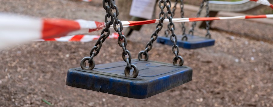 Wer waren die „fleißigen Buddler”? Spielplatz in Berlin-Pankow untergraben und gesperrt
