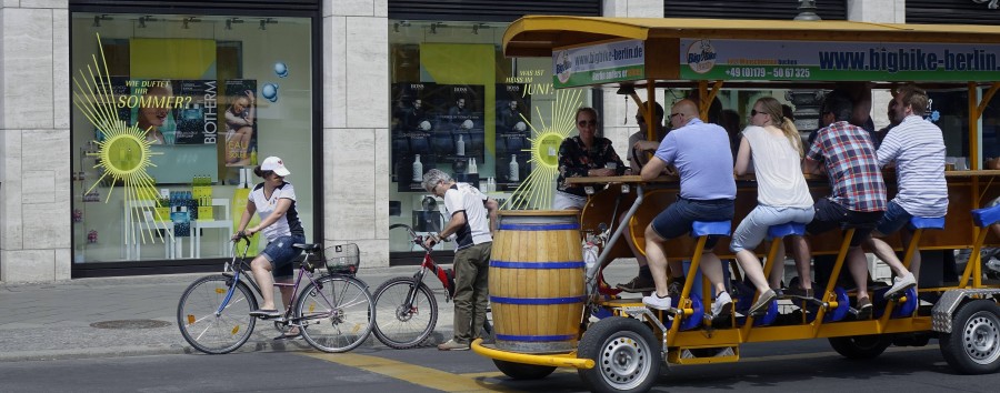 Statt Knöllchen ein Möllchen: Berlin erlaubt weiterhin Bierbikes