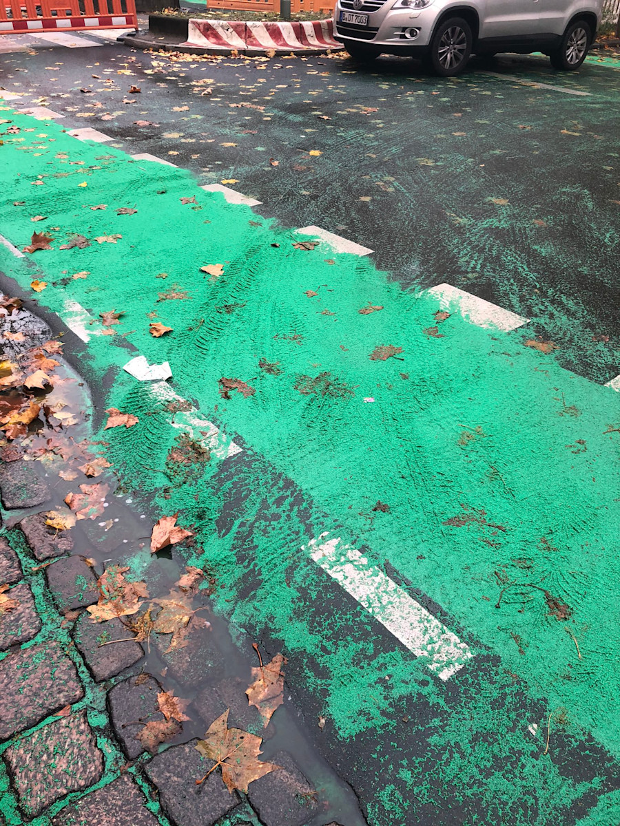 Und schon wieder: Neuer Radweg weg