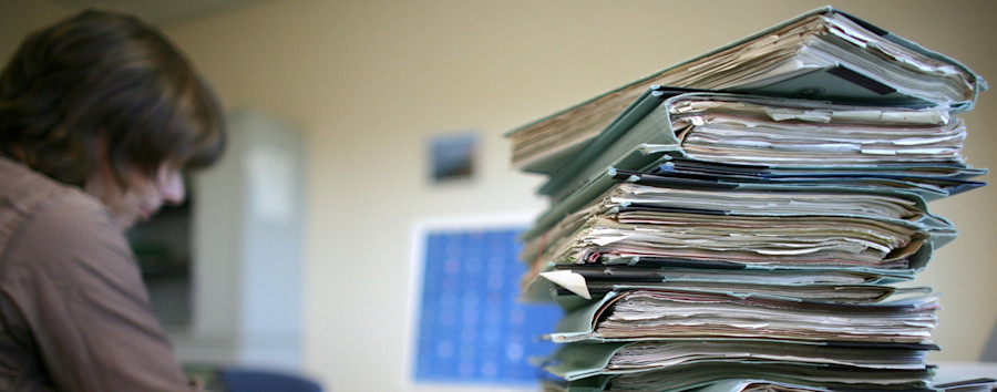 Fast ein Jahr Wartezeit: Bezirksamt Neukölln lässt 84 Anfragen liegen