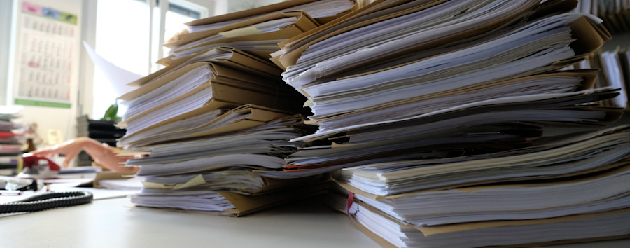 Wie kleine Anfragen die Berliner Verwaltung lahmlegen