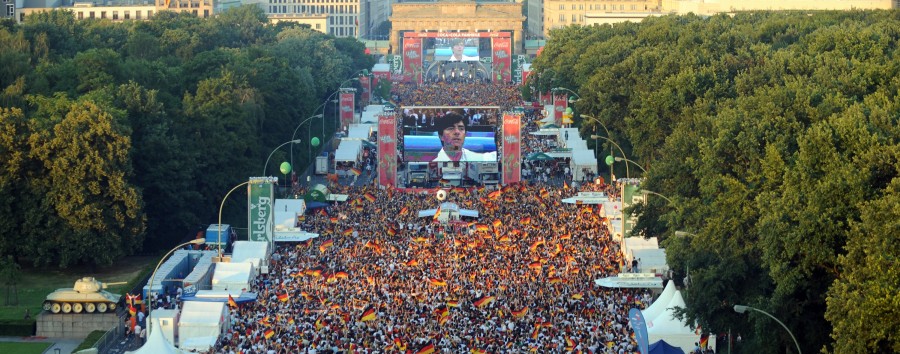 Berlin plant für Europameisterschaft: Straße des 17. Juni wird zum Fußballrasen