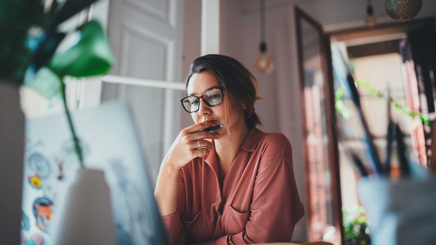 What Is an Online Forum? (Definition) | Mighty Networks