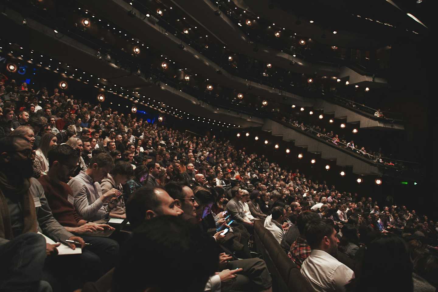 Here’s What You Need From a Conference App in 2025 (+ 8 Options)
