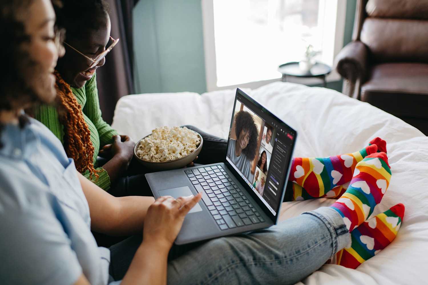 What Is Livestreaming? The Real-Time Video Revolution Explained ...