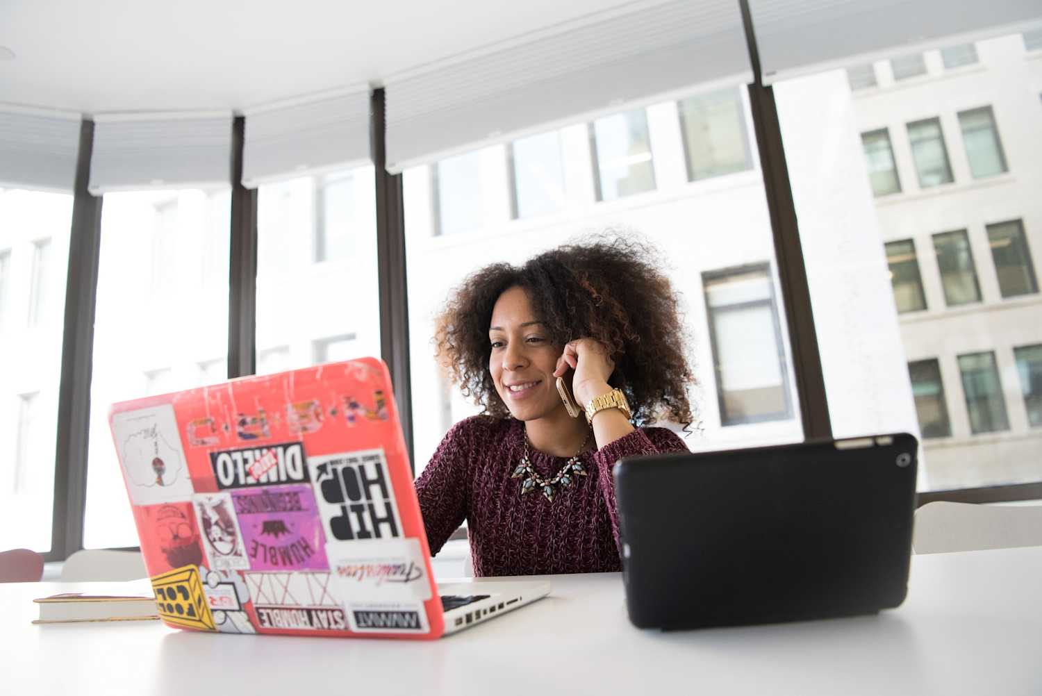 What Are Digital Goods? 2026 Beginners Guide + Examples | Mighty Networks