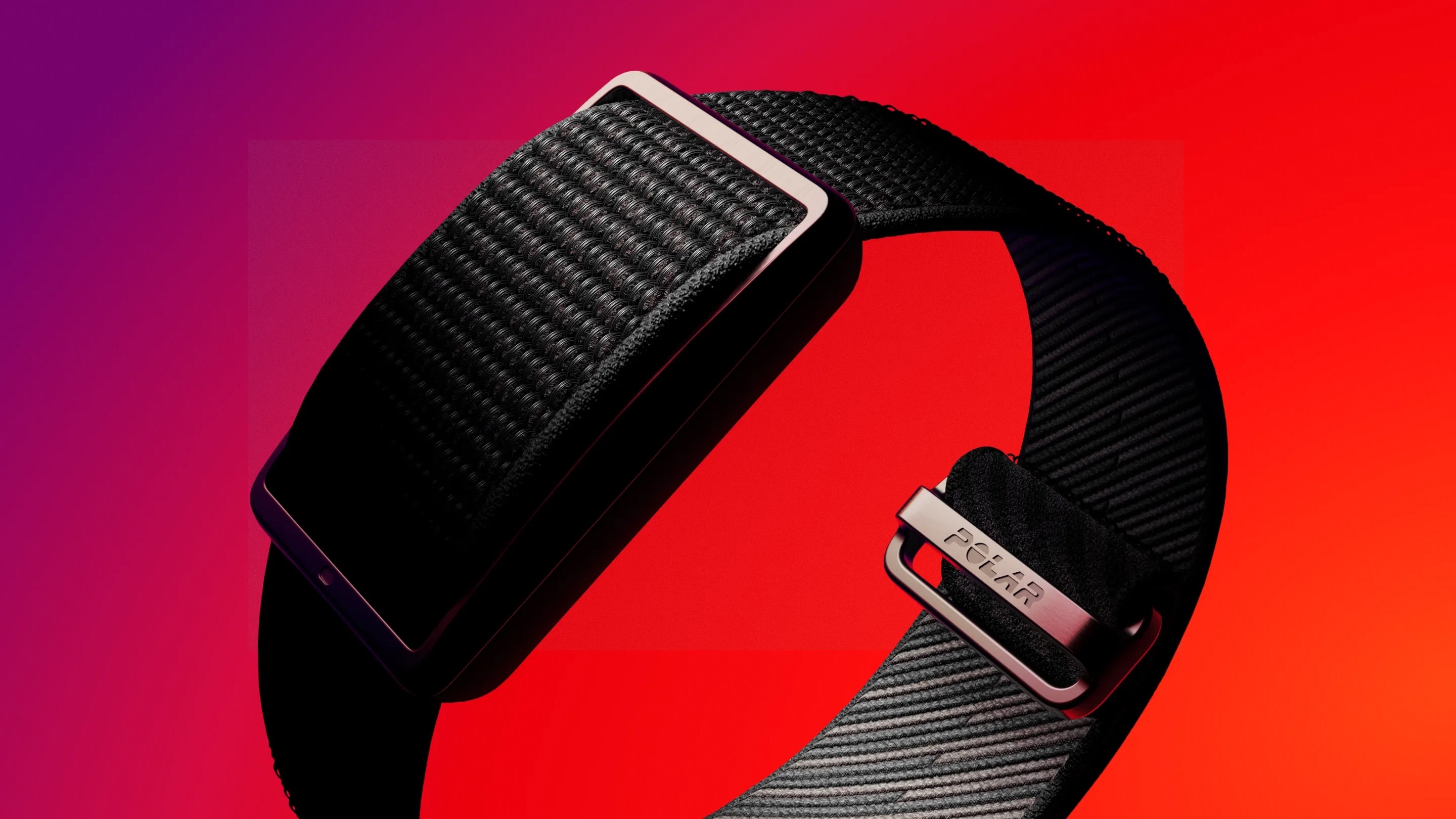 Polar、画面のないウェアラブルバンドを発表―月額料金不要