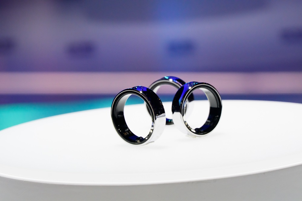 サムスン、指輪型スマートリング「Galaxy Ring」を公開─世界最大のモバイル関連展示会「MWC Barcelona 2024」で