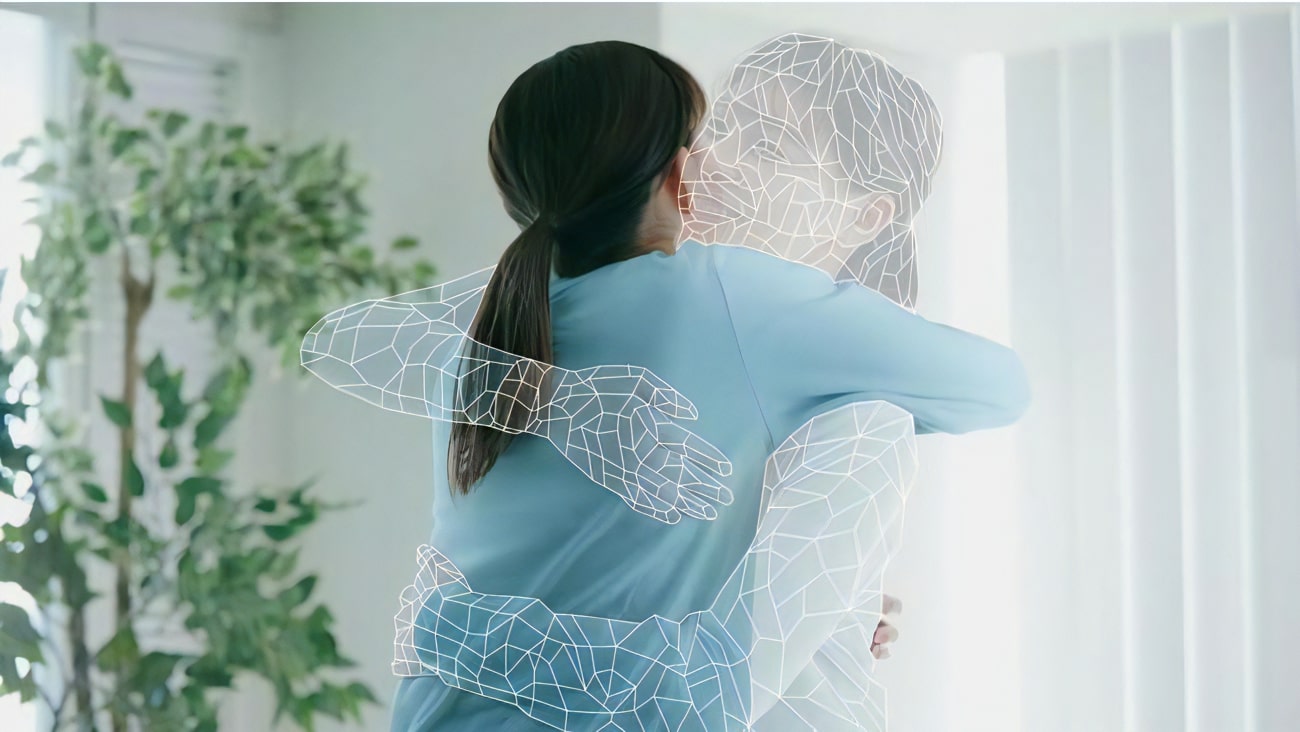 自分で自分を抱きしめる技術「Hugtics」─Dentsu Lab Tokyoが新しいメンタルヘルステクノロジーを発表