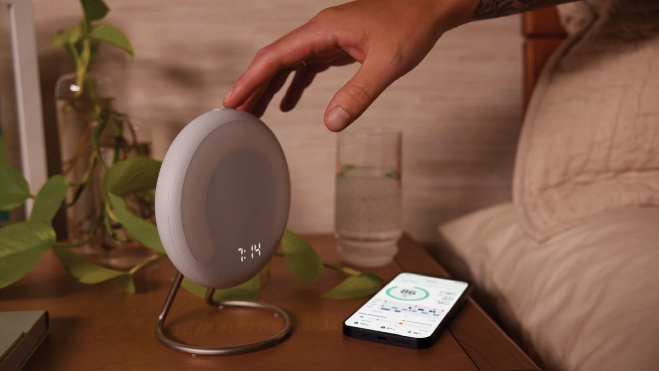Amazon、非接触の睡眠トラッカー「Halo Rise」を発売─センサーで睡眠段階を把握、目覚ましライトも搭載