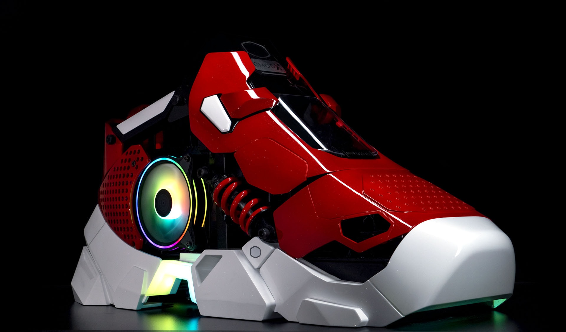 スニーカー型PCケース「Sneaker X」採用のスニーカー型ゲーミングPC、予約販売開始─価格は47万3000円