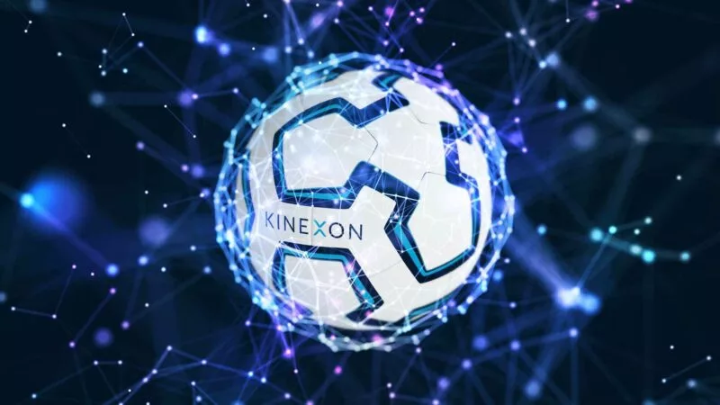 FIFAワールドカップの試合球「コネクテッドボール」が話題に─IoT技術によりセンチメートル単位の測位を実現