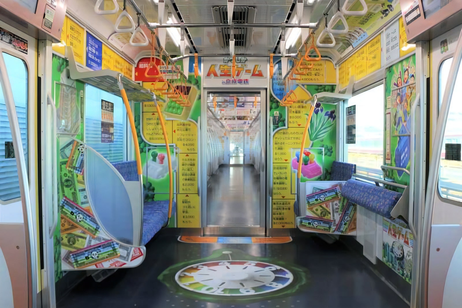 京成線の車内に「人生ゲーム」仕様のスペースが登場─発売55周年コラボレーション企画