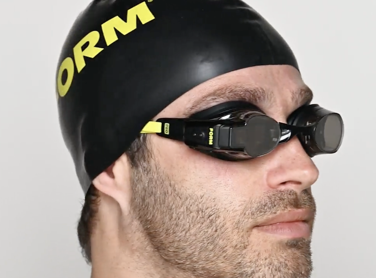 AR搭載の水泳用スマートゴーグル「Smart Swim 2 PRO」登場―心拍数、距離などの測定が可能