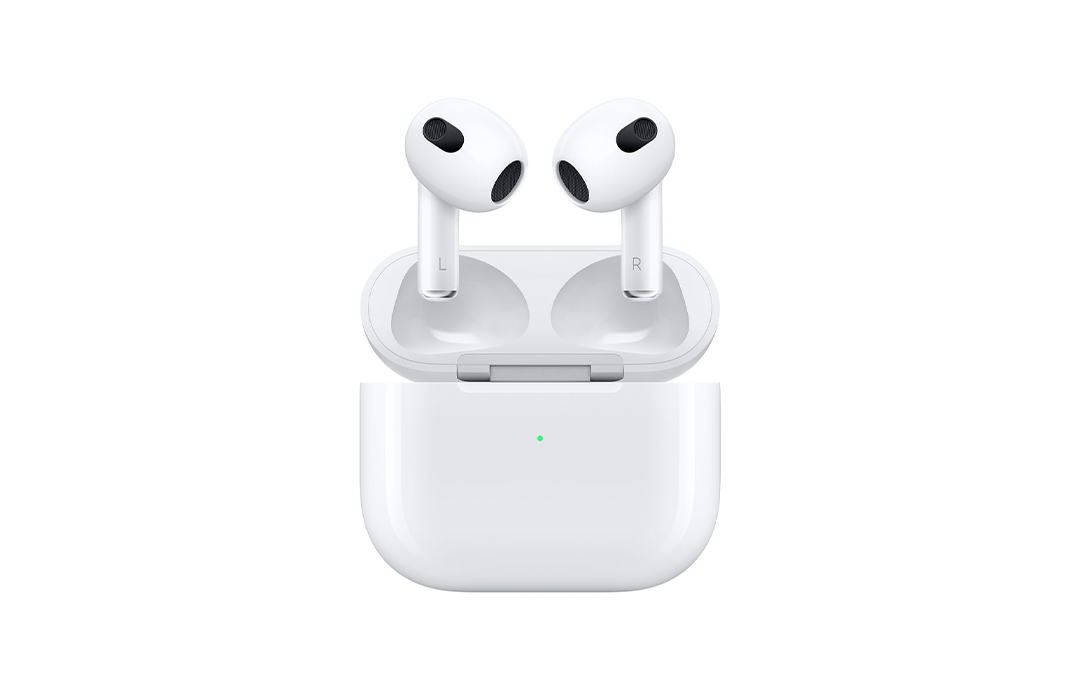 アップル、「AirPods」にも健康管理機能追加か─補聴器や姿勢のモニター機能追加を検討